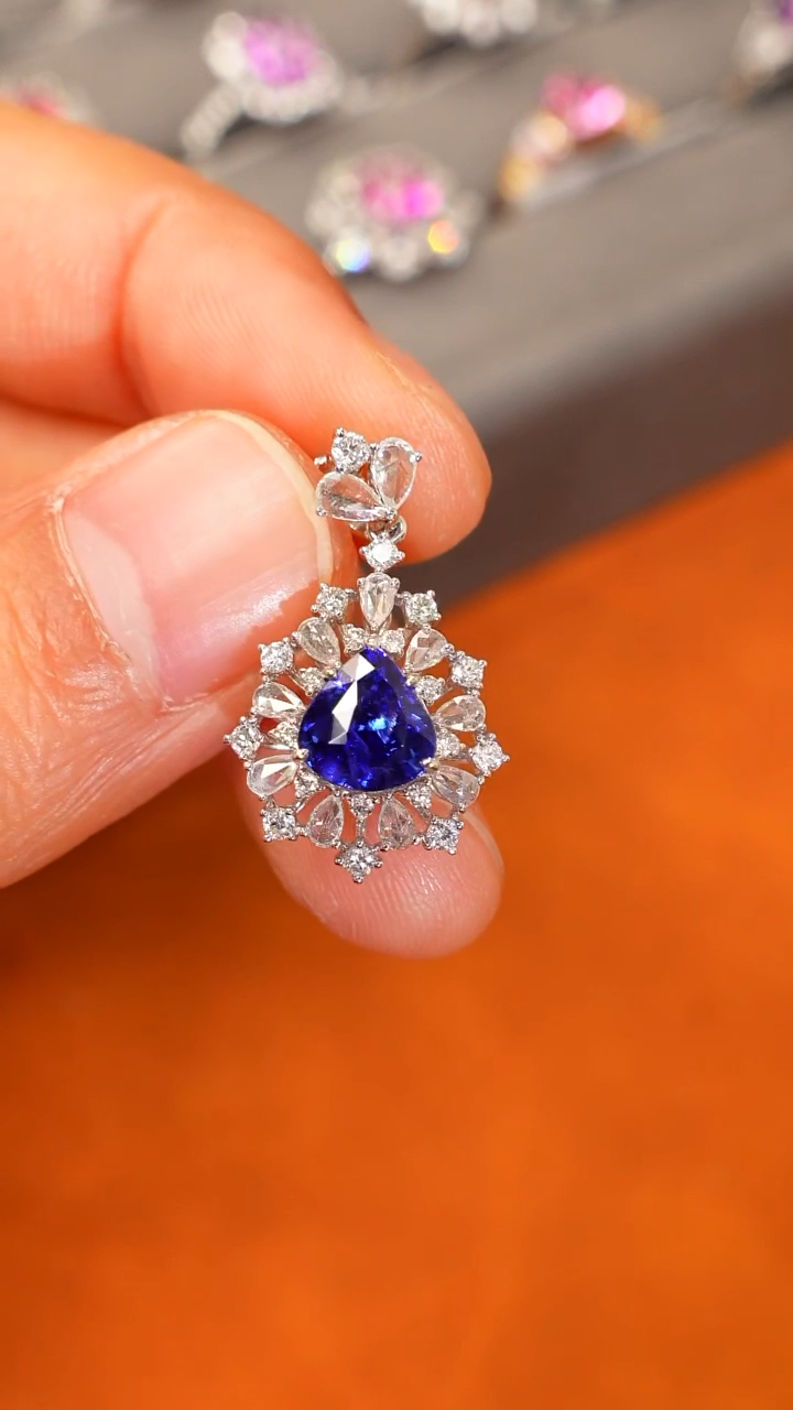 【闪购商品】蓝宝石吊坠(不含链)18K金镶嵌1.56克拉
