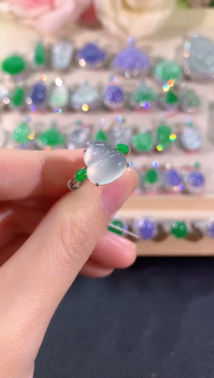 18K金镶嵌戒指翡翠冬日珠宝Q92