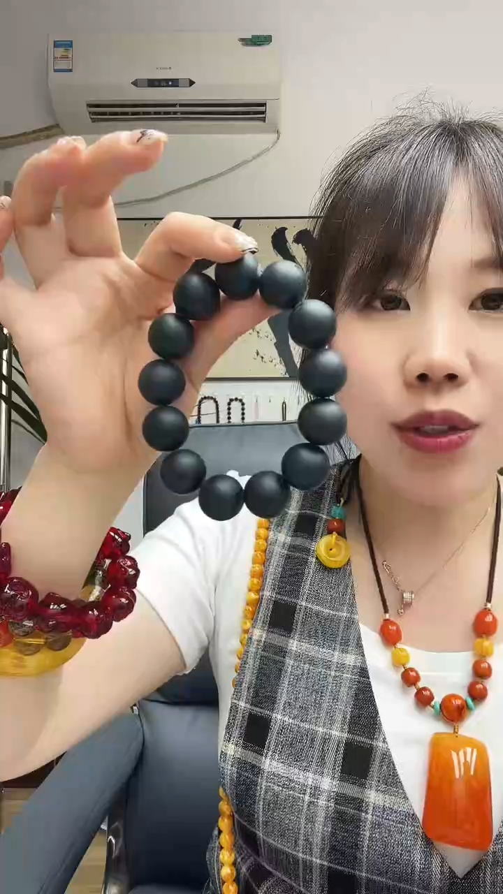 未镶嵌颈饰琥珀00000000098