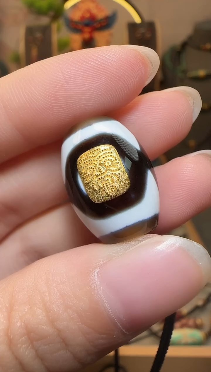 【闪购商品】玛瑙18K金镶嵌吊坠吊坠