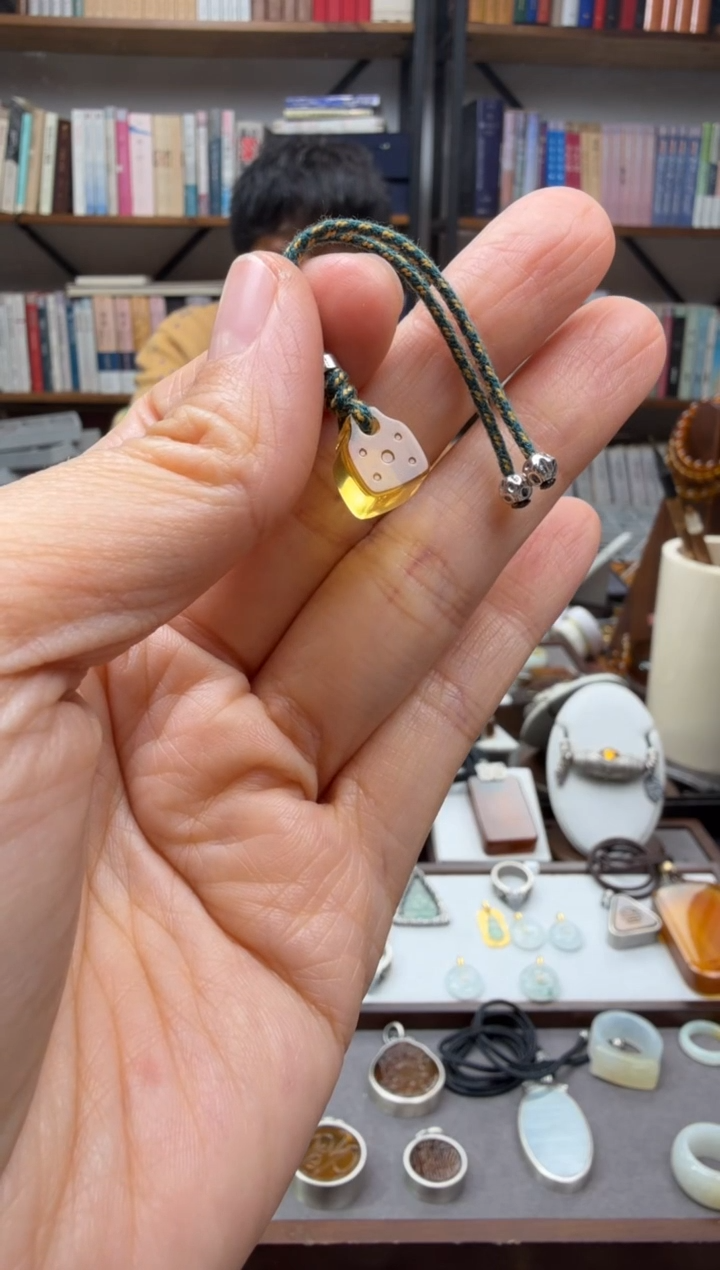 琥珀颈饰未镶嵌滴流3