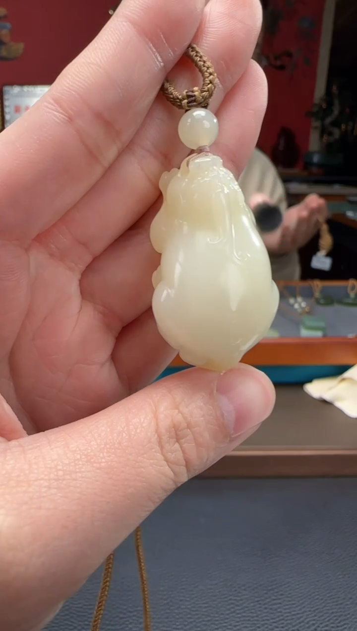 【闪购商品】和田玉颈饰18K金镶嵌白玉沁糖貔貅