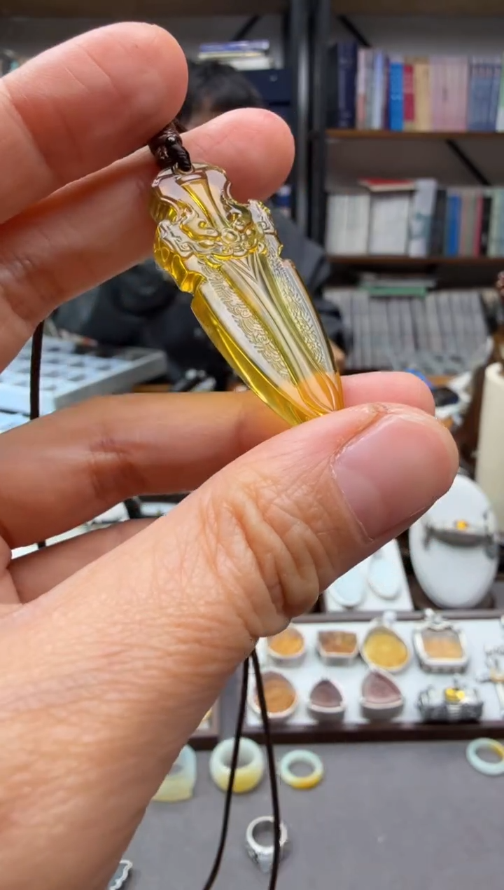 琥珀颈饰未镶嵌仿古剑吊坠