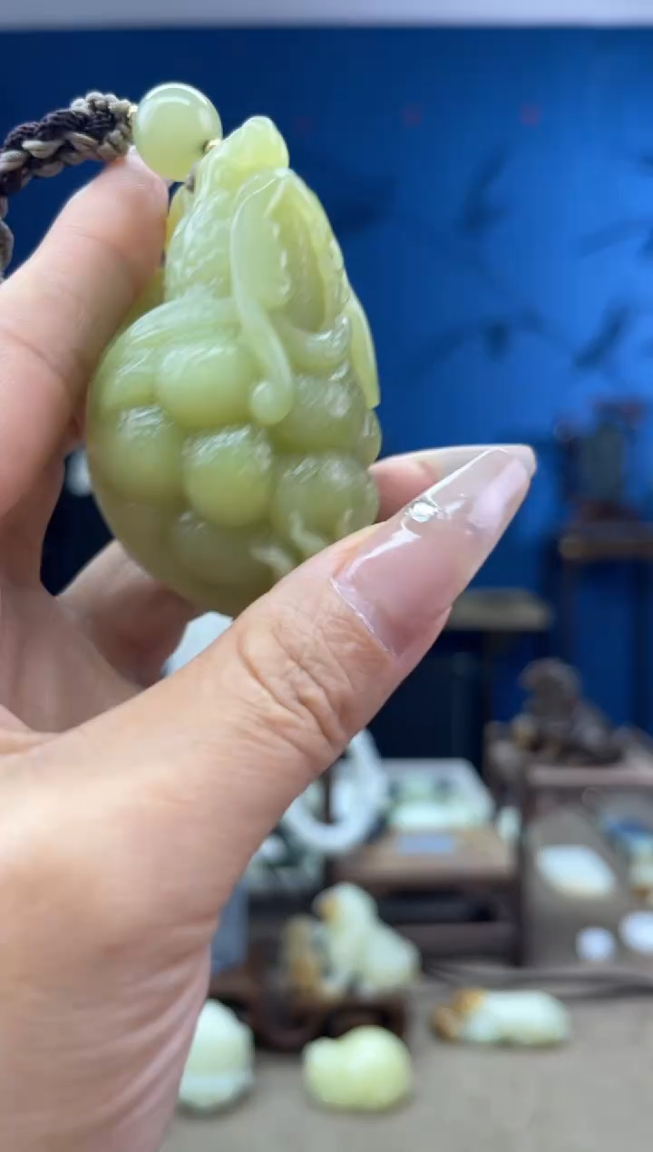 和田玉未镶嵌颈饰1