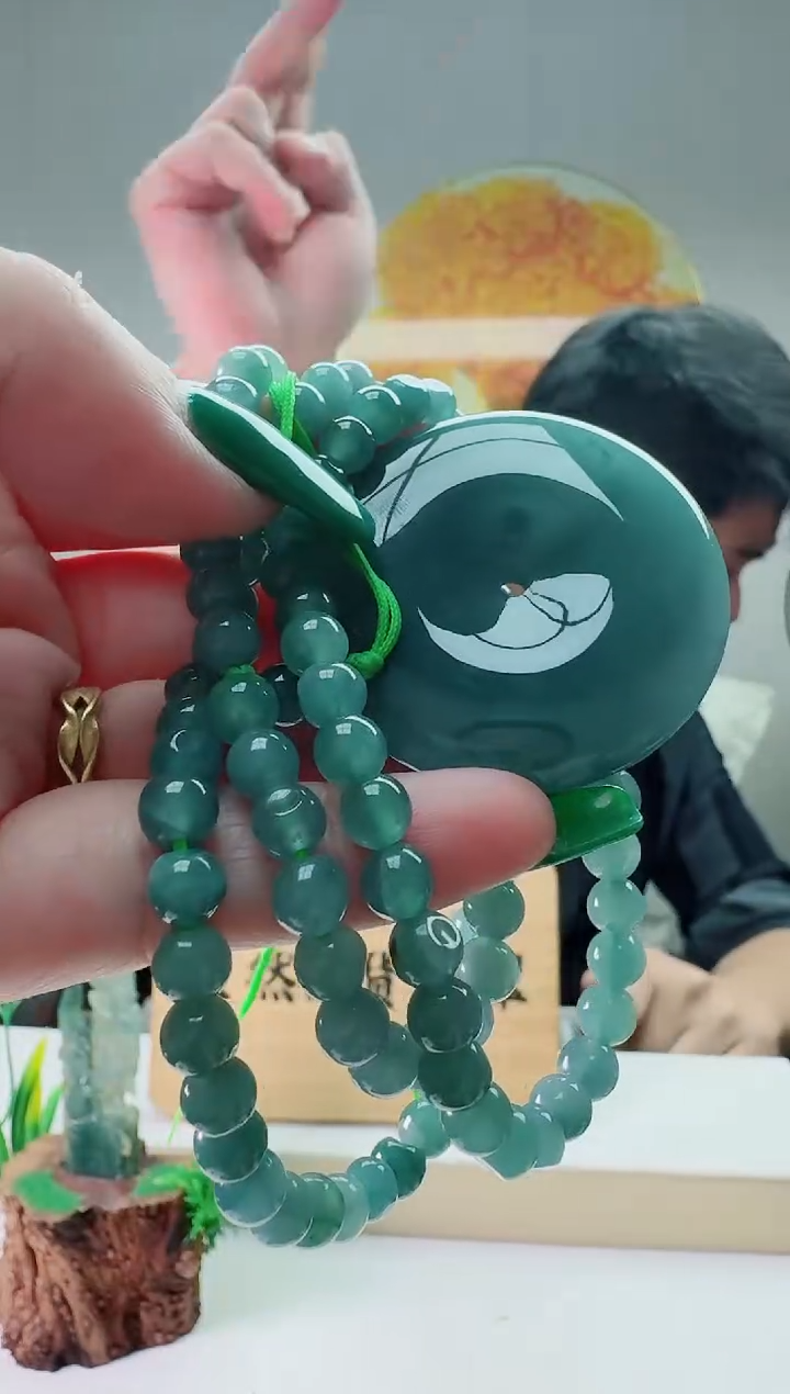 翡翠未镶嵌颈饰多样性随机发其一