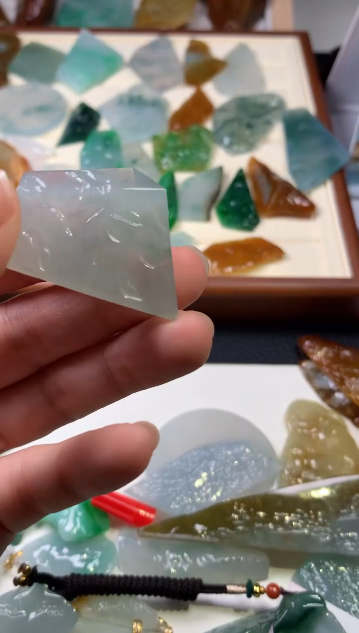 【闪购商品】翡翠颈饰未镶嵌吊坠