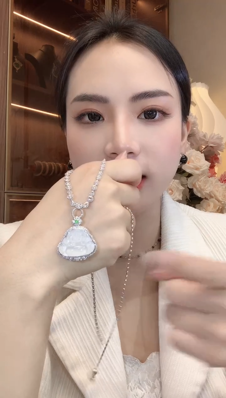 【闪购商品】翡翠吊坠(不含链)18K金镶嵌A80