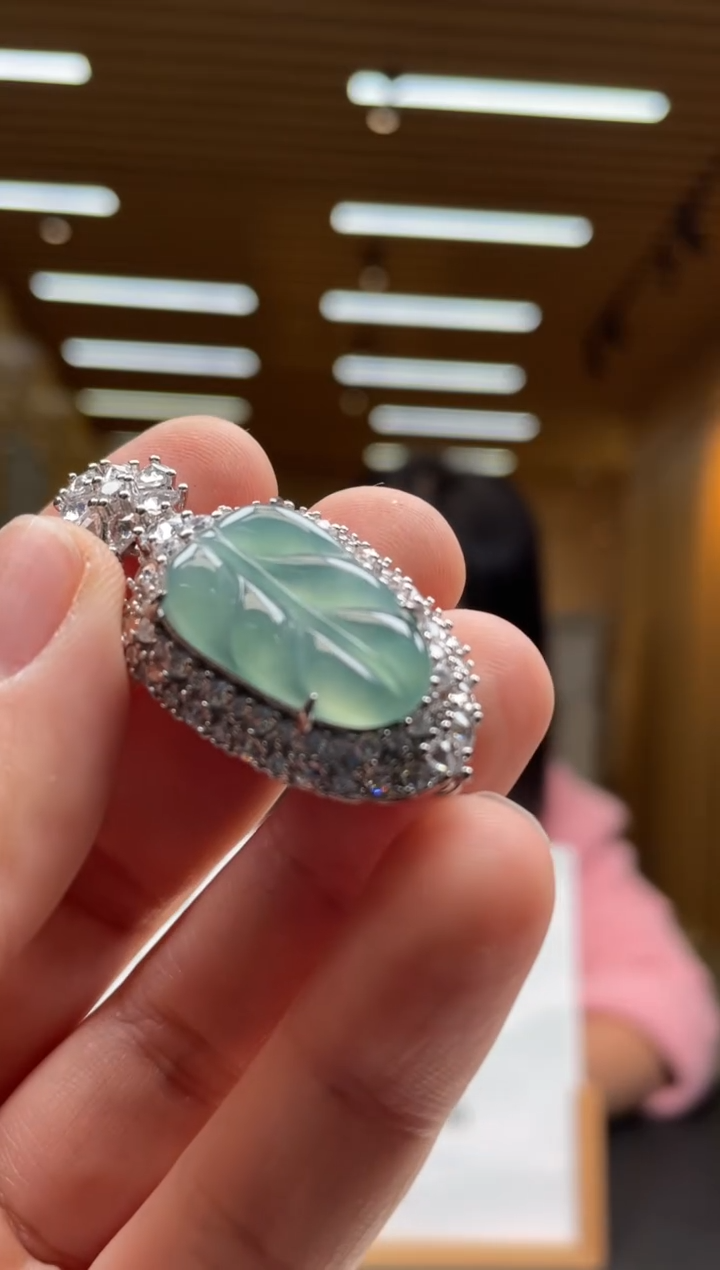 【闪购商品】翡翠颈饰未镶嵌********526