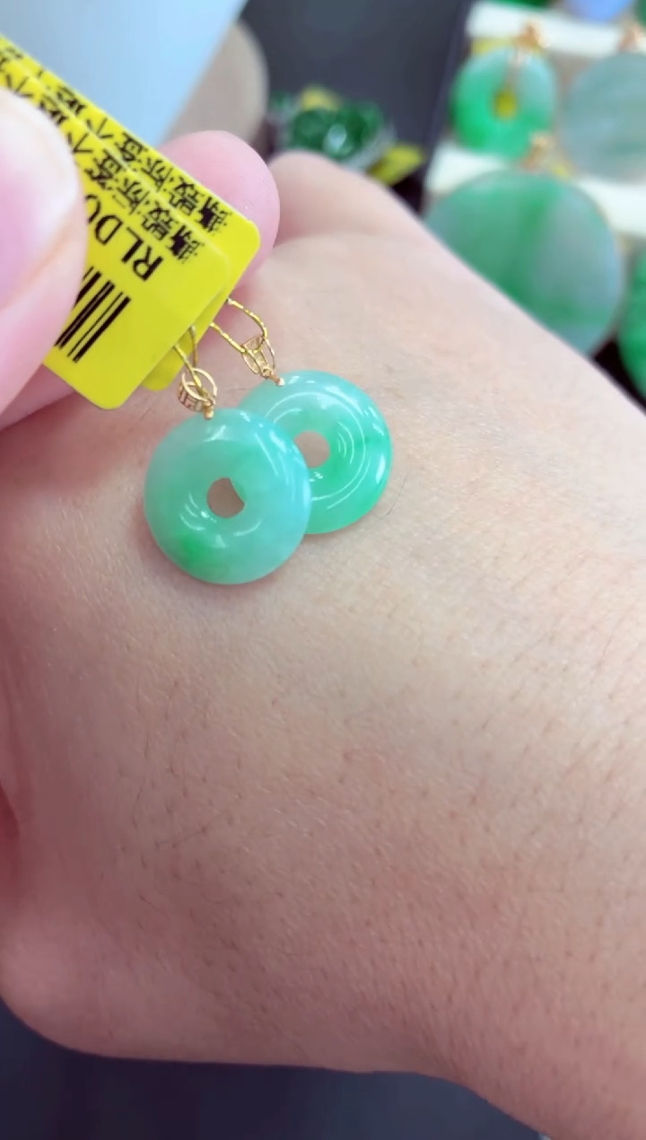 吊坠(不含链)18K金镶嵌翡翠一对发货