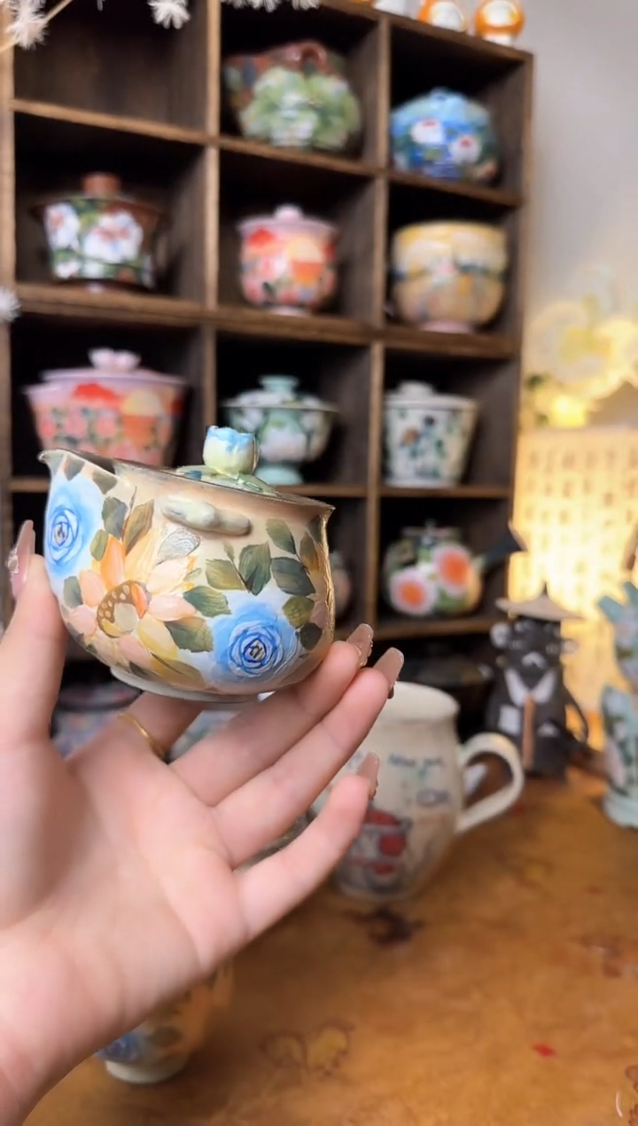 【闪购商品】石一葵花手抓壶宝瓶