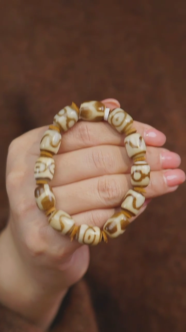 【闪购商品】玛瑙/玉髓手串未镶嵌多样性发其一