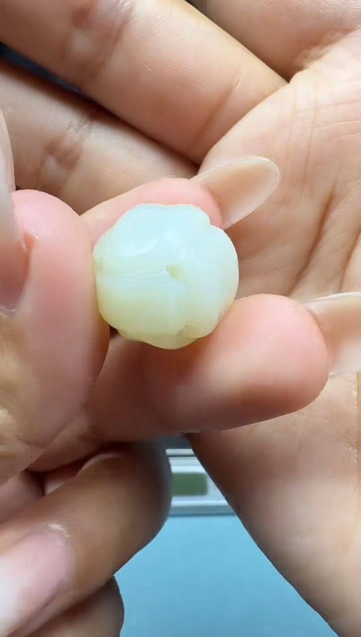 和田玉未镶嵌颈饰1