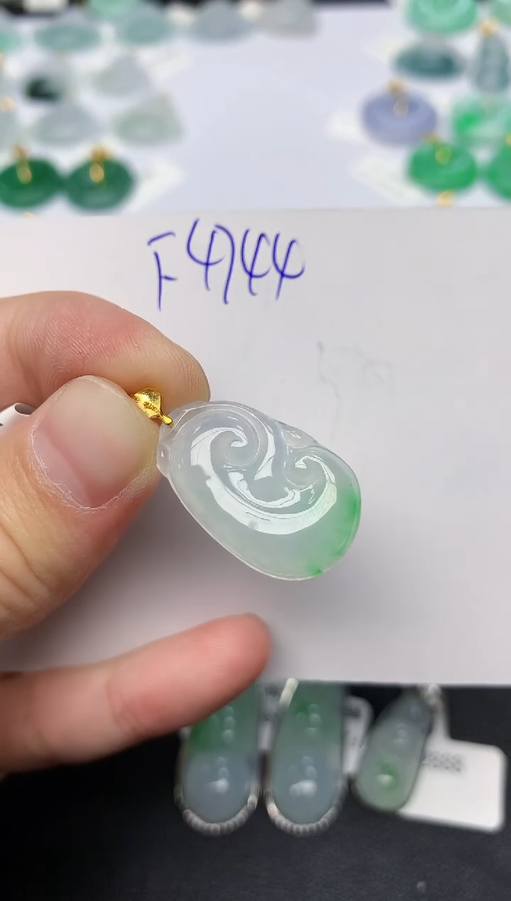 颈饰18K金镶嵌翡翠天然缅甸A货翡翠百元以上9元证书费自理