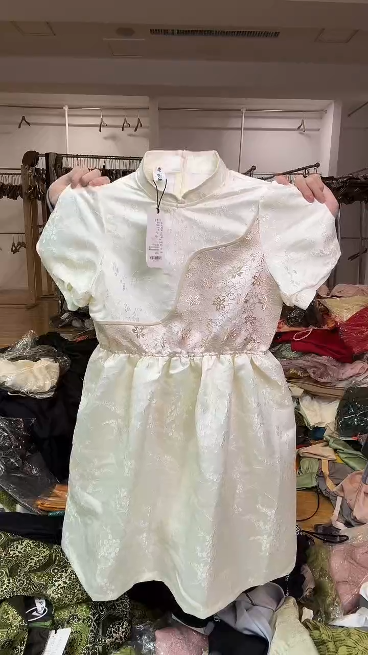 儿童       连衣裙      150码