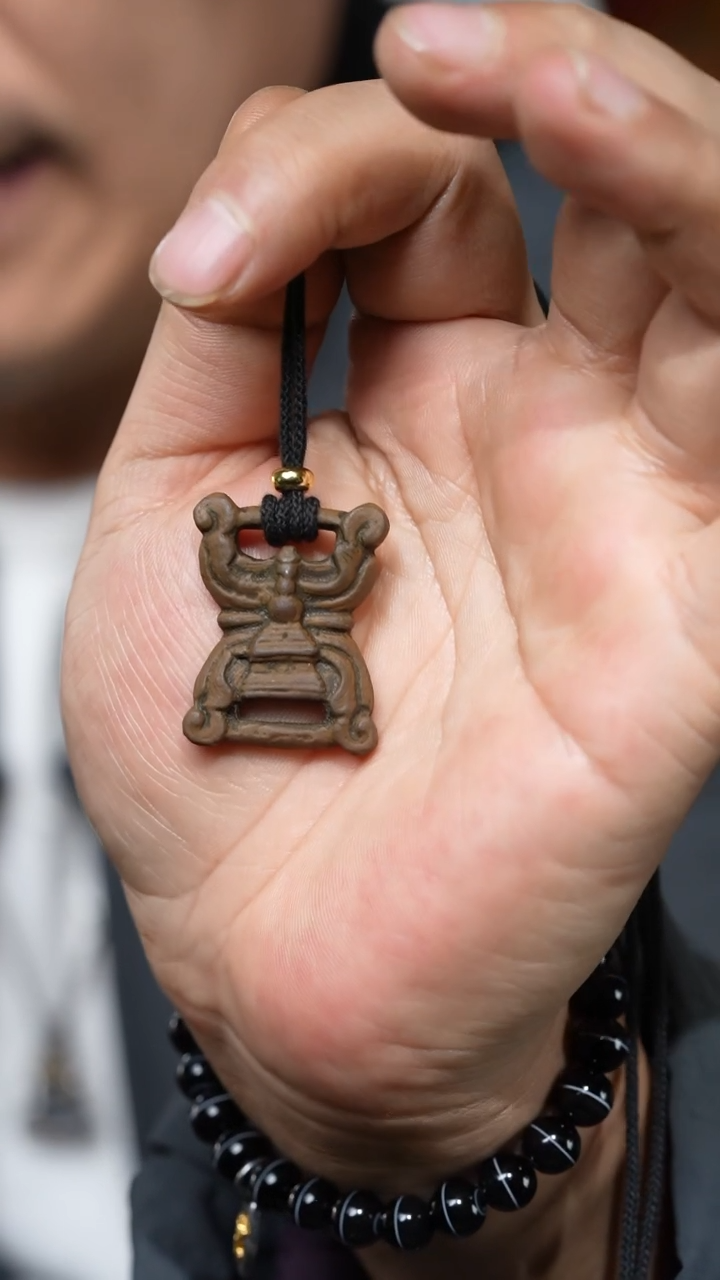 【闪购商品】老扣（多样性发货，发其一）