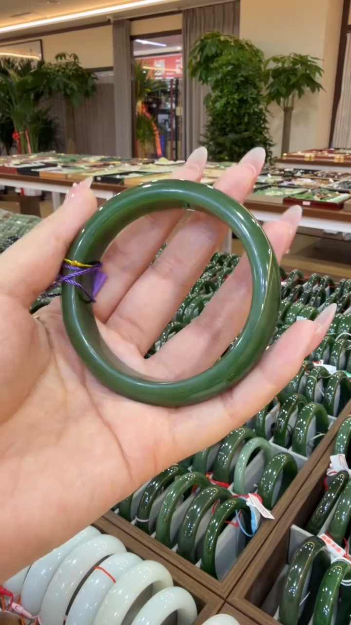 颈饰未镶嵌和田玉手镯60