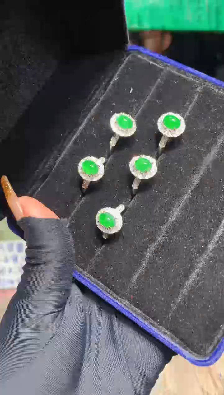 【闪购商品】定制翡翠未镶嵌10定制翡翠-多样性发货（发其一）