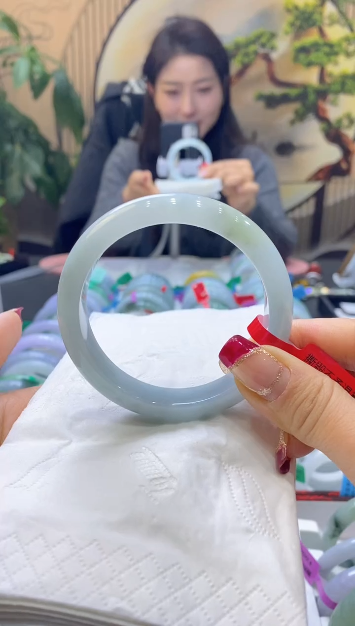 【闪购商品】翡翠手镯未镶嵌99915654