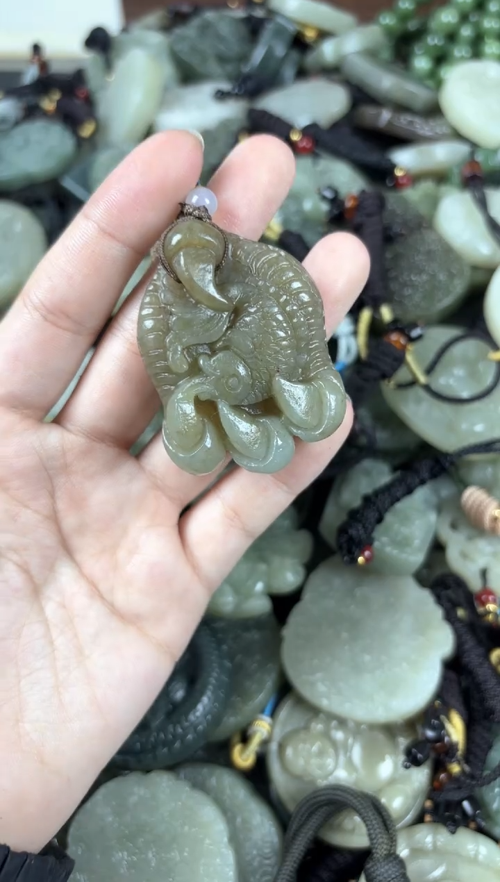 【闪购商品】和田玉颈饰未镶嵌1