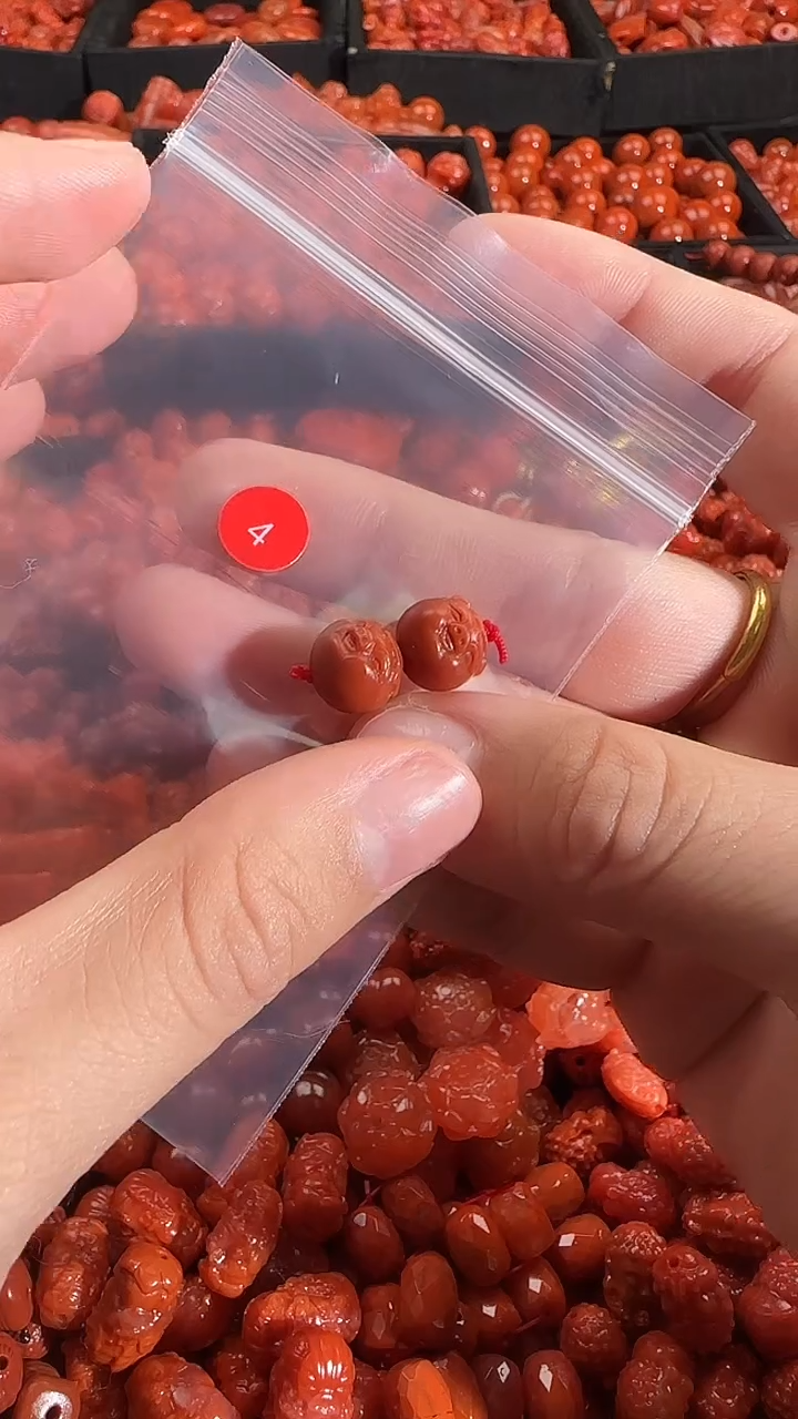 颈饰未镶嵌南红玛瑙1