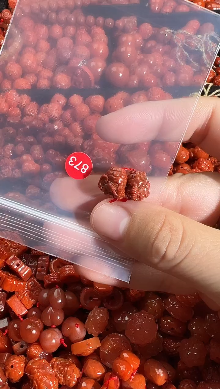 颈饰未镶嵌南红玛瑙1