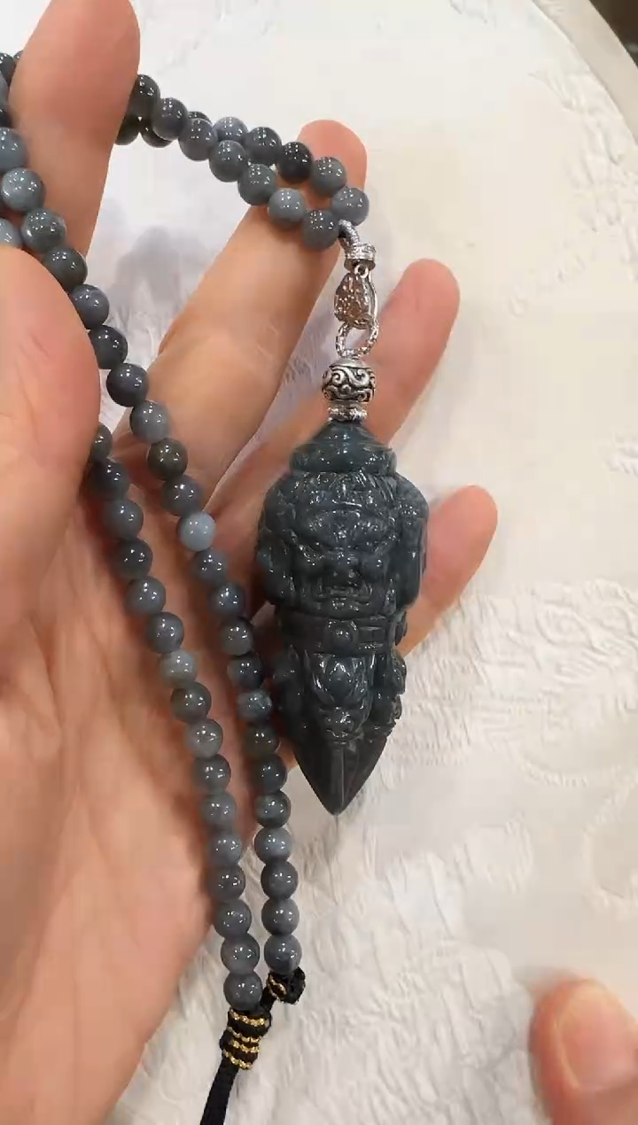 翡翠未镶嵌颈饰国风