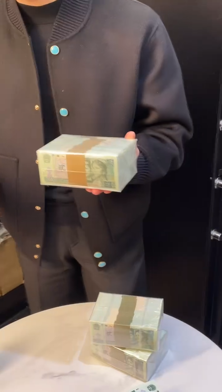 【闪购商品】带评级鉴定-902整刀无4规格