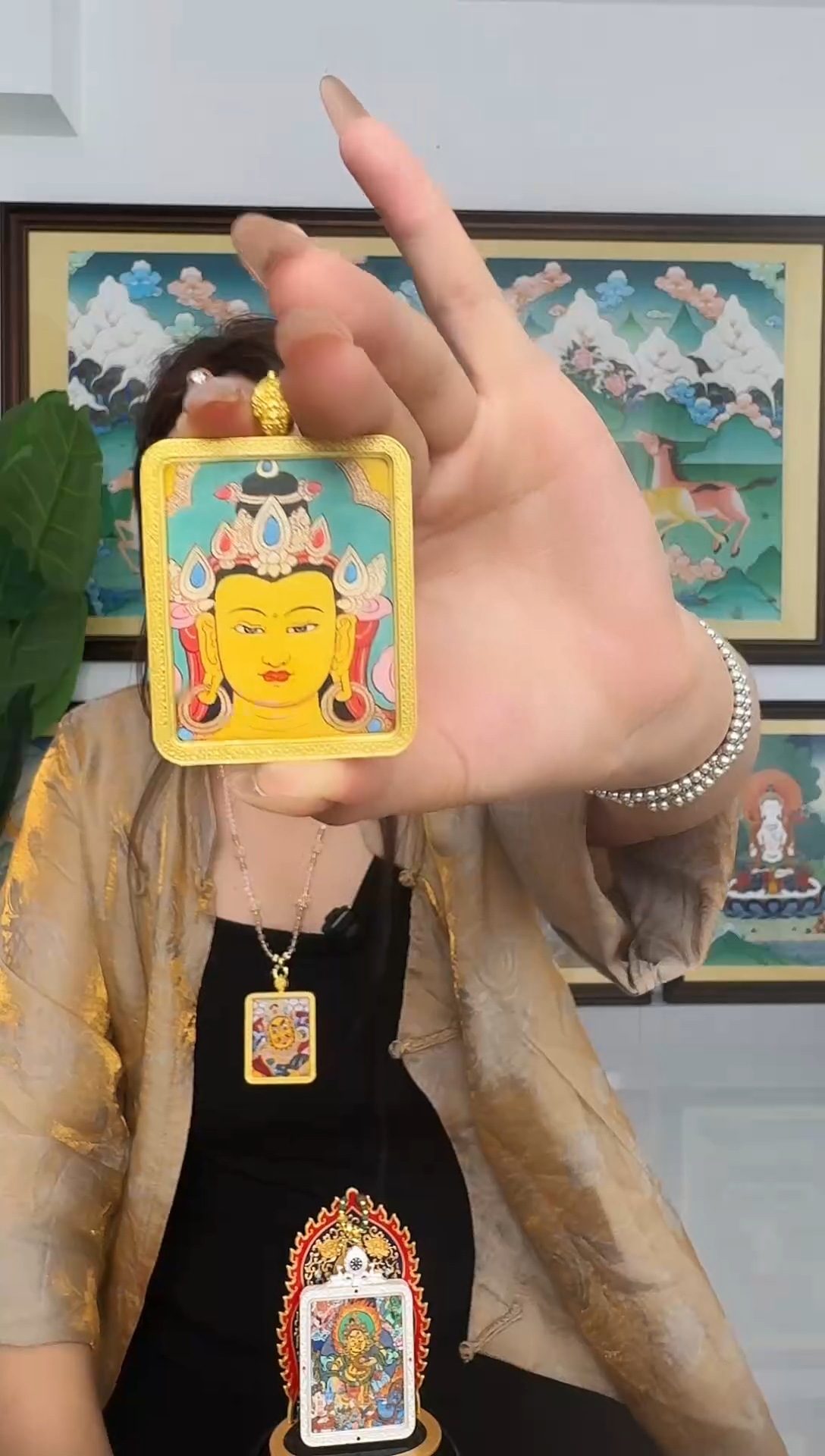 吊坠文老师-热贡纯手绘