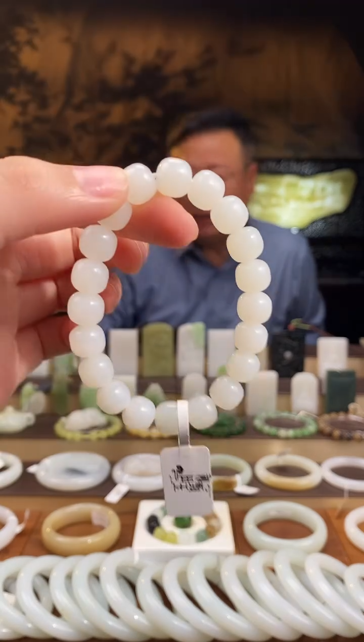 颈饰未镶嵌和田玉且末暖白 10mm老型手串