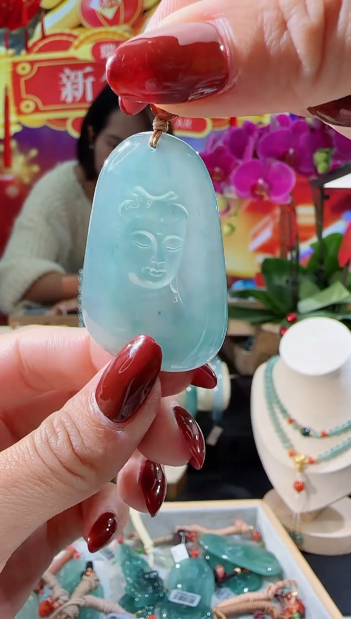 【闪购商品】翡翠吊坠(不含链)未镶嵌法相