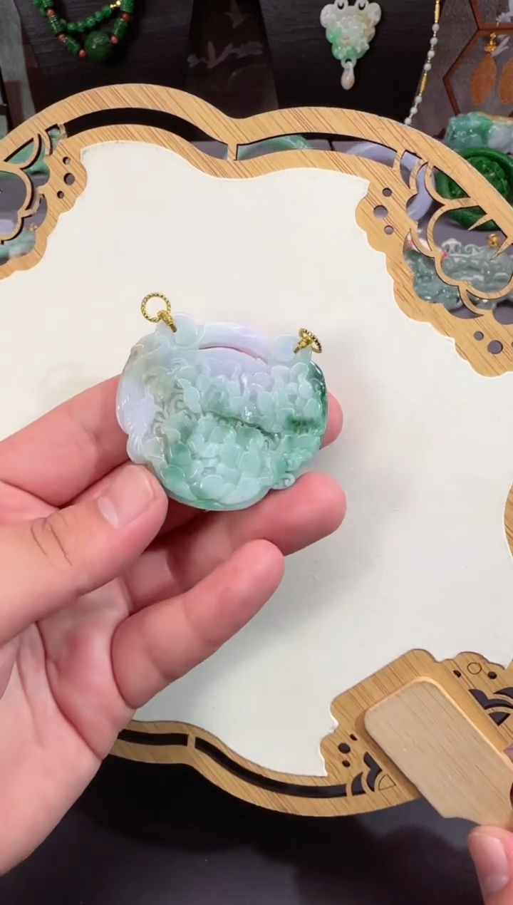 【闪购商品】翡翠颈饰未镶嵌牌子