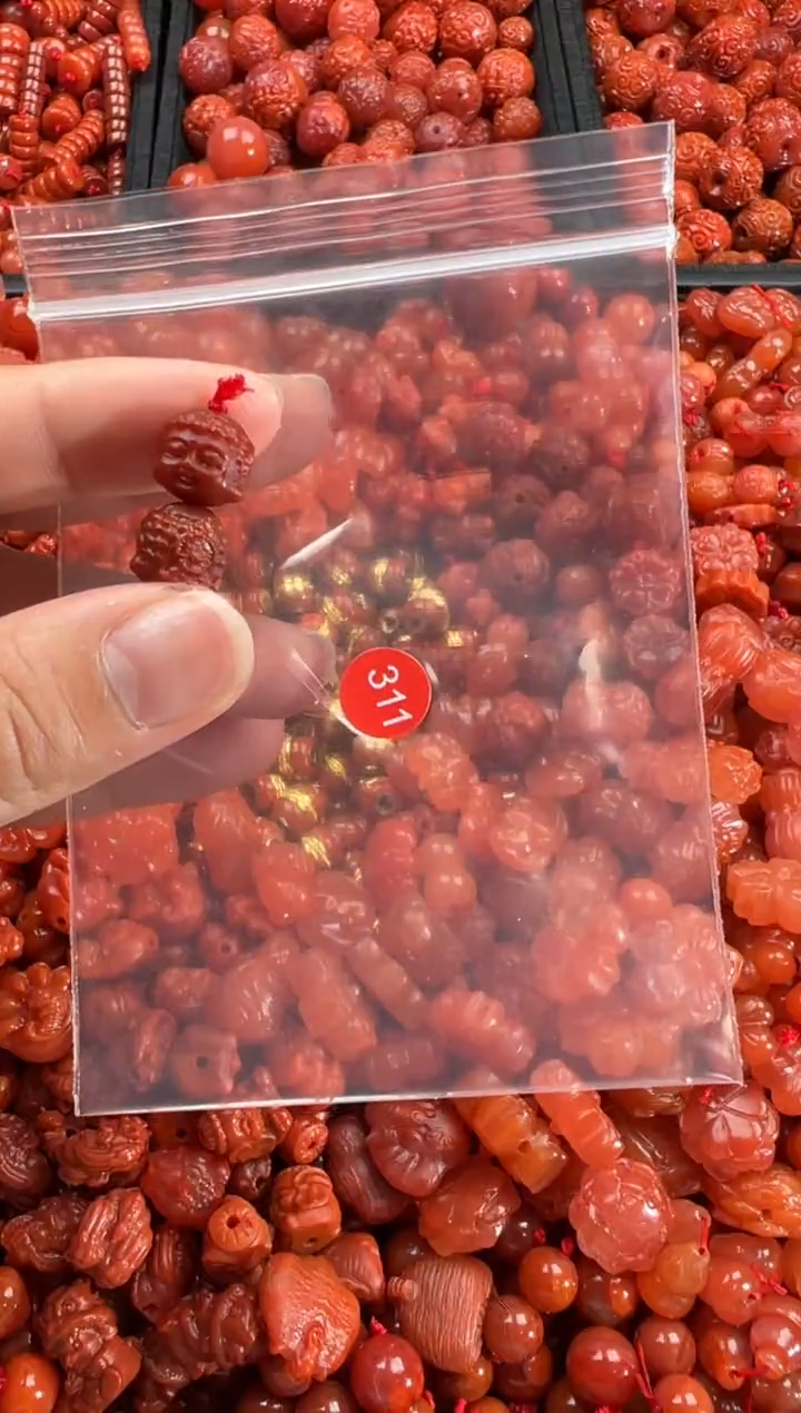 【闪购商品】南红玛瑙颈饰未镶嵌1