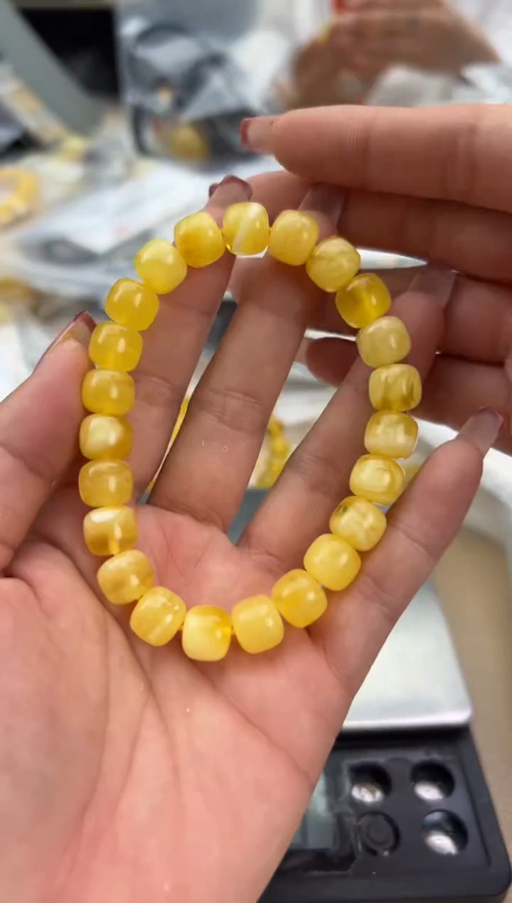 【闪购商品】琥珀裸石未镶嵌蜜蜡手串