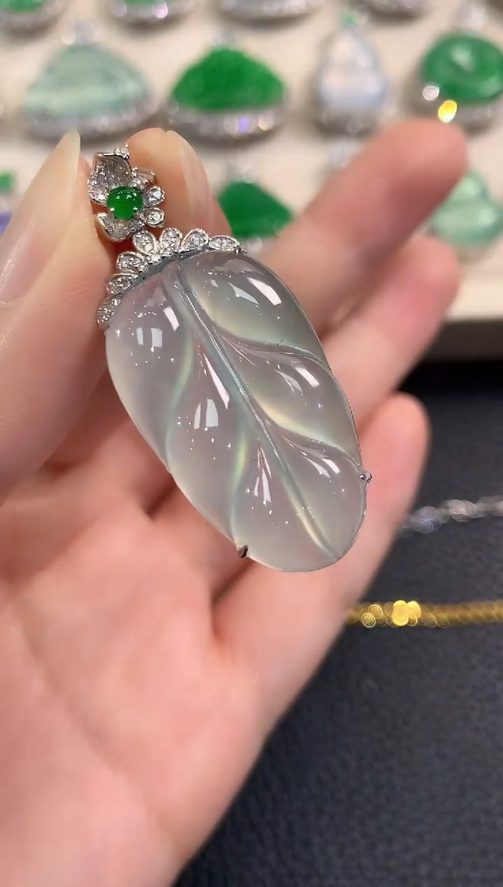 翡翠18K金镶嵌吊坠(不含链)春日珠宝 C34