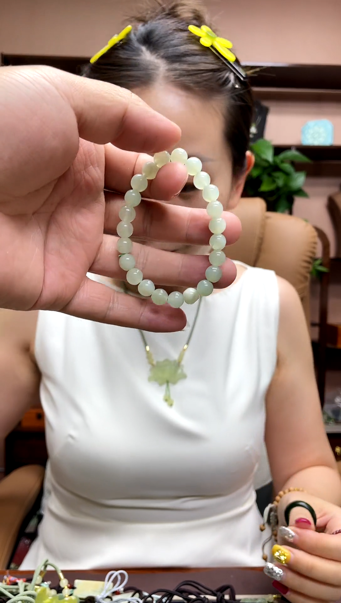 岫玉未镶嵌颈饰莹***?·