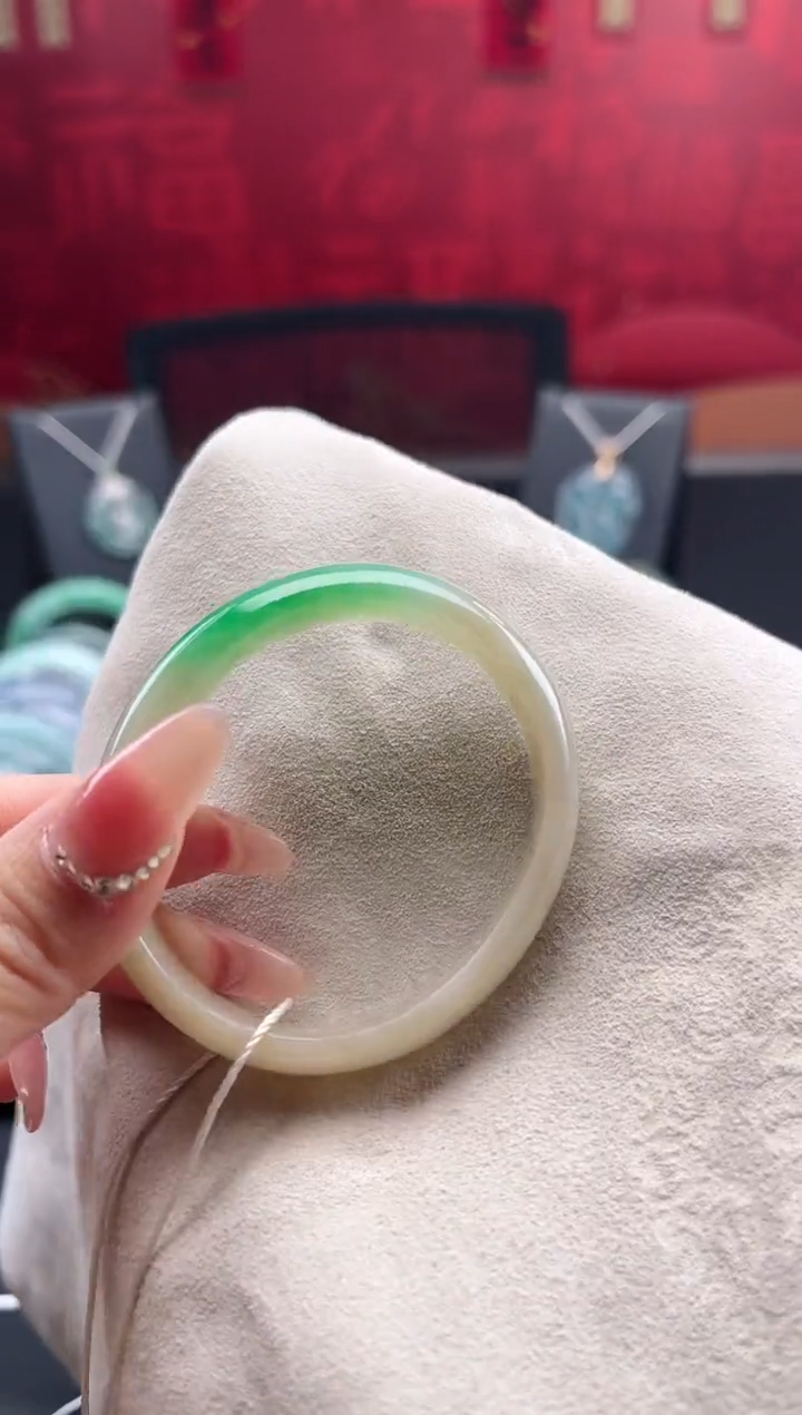 【闪购商品】翡翠手镯未镶嵌手镯