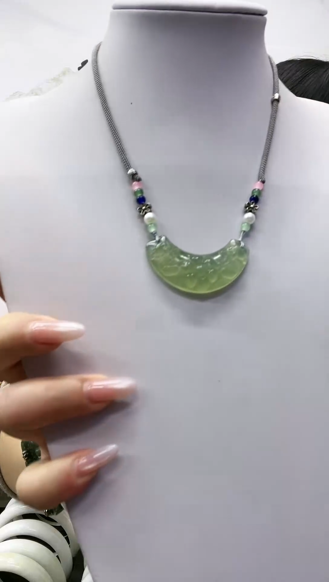 未镶嵌蛇纹石玉颈饰玉衡