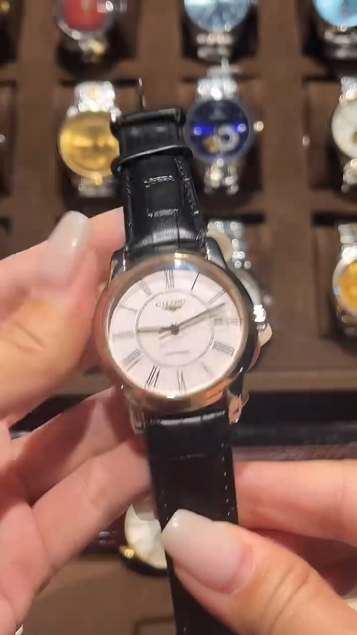 精钢孤品闪电购手表一个