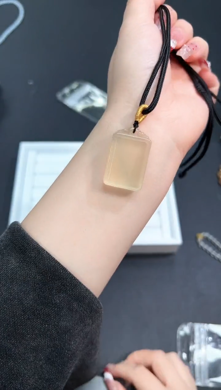 【闪购商品】水晶项链未镶嵌68j多样性发其一