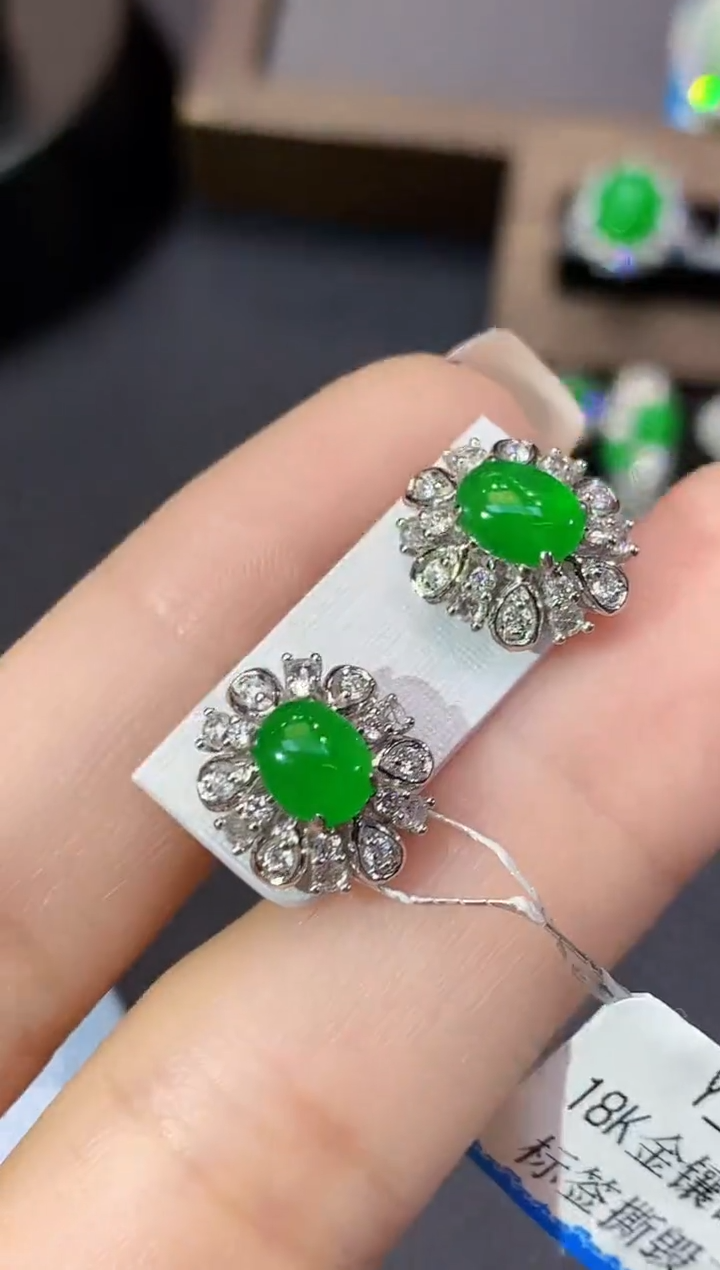 18K金镶嵌翡翠耳饰A73