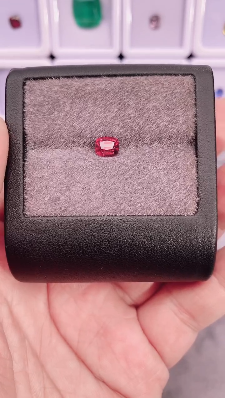 未镶嵌裸石尖晶石1.11