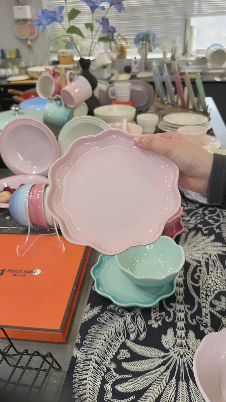 【闪购商品】瓷炻彩花边盘18cm-樱花粉