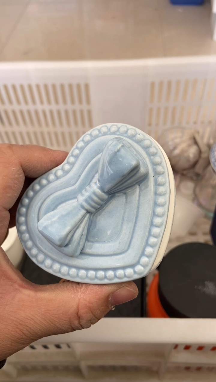 杯无运费险有瑕疵的摄影的产品有使用过的痕迹有点脏介意勿拍