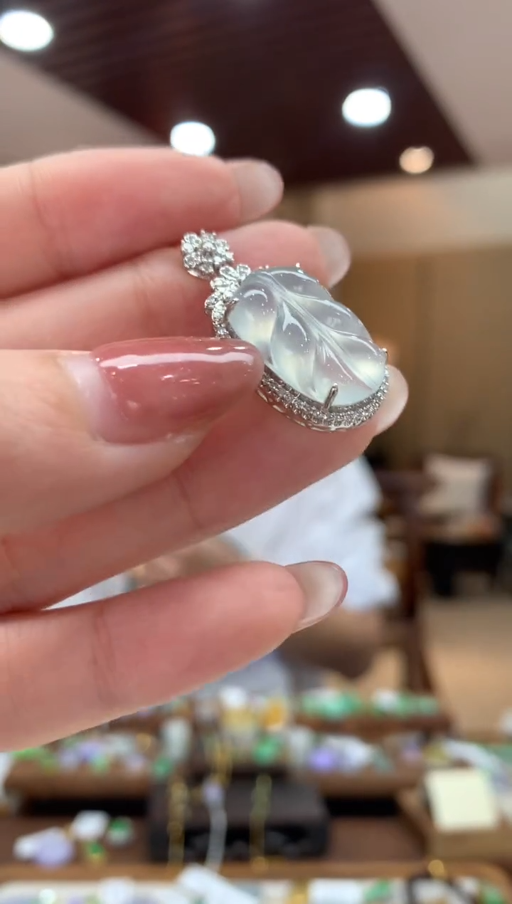 翡翠18K金镶嵌吊坠(不含链)叶子