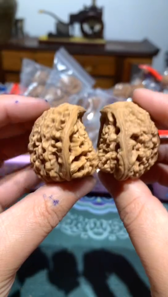 【闪购商品】文玩核桃吊坠蛇头核桃