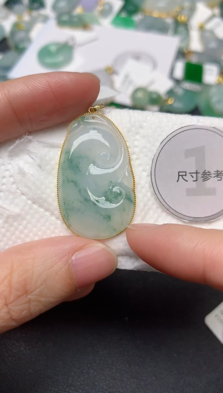 颈饰18K金镶嵌翡翠天然缅甸A货翡翠