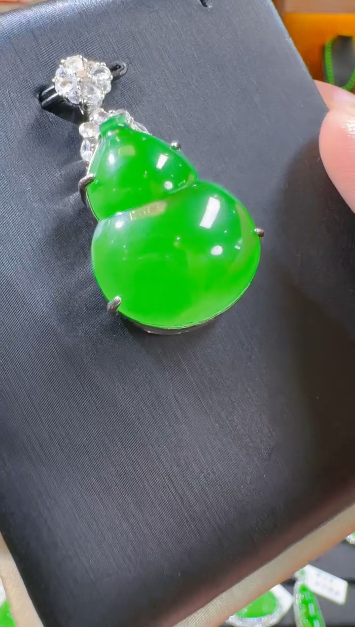 翡翠银S925镶嵌吊坠(赠链)天然A货翡翠