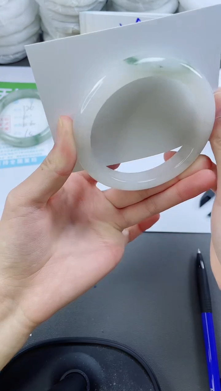 【闪购商品】石英质玉手镯未镶嵌127-60.1