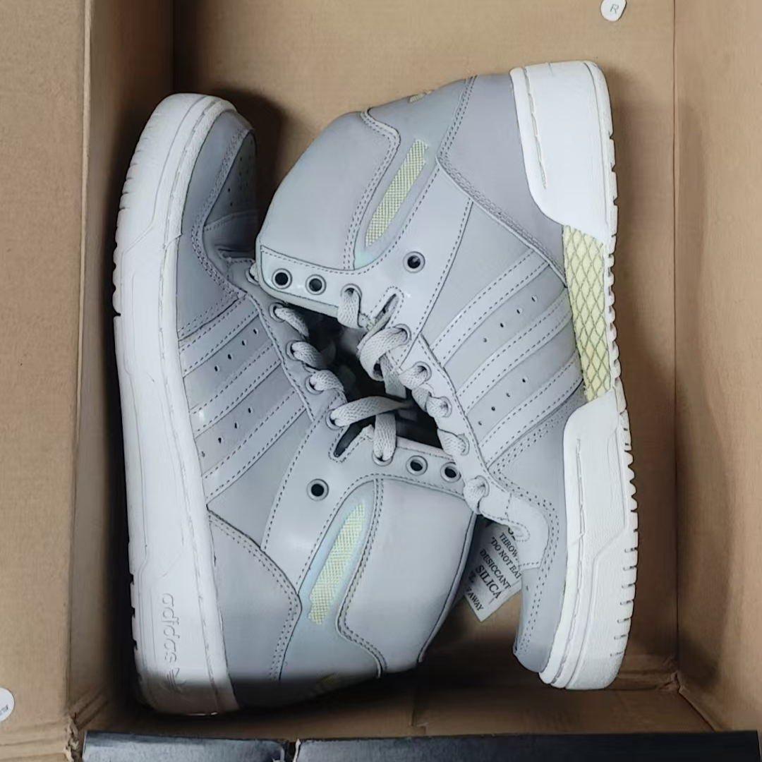 【微瑕慎拍】阿迪达斯三叶草休闲板鞋M20878-36(鞋边发黄开胶)