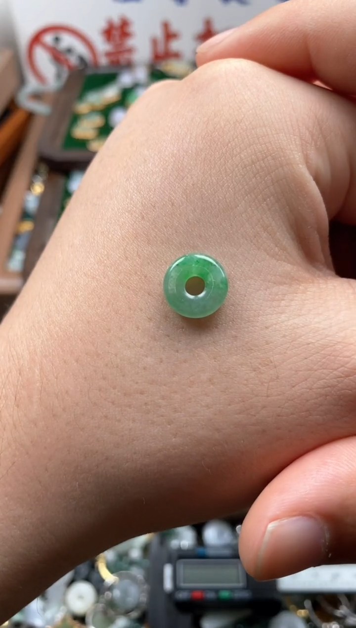 【闪购商品】翡翠颈饰未镶嵌哥哥